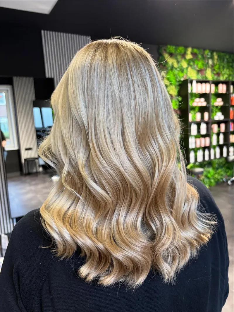 Balayage Blond — ein Ergebnis aus unserem Salon